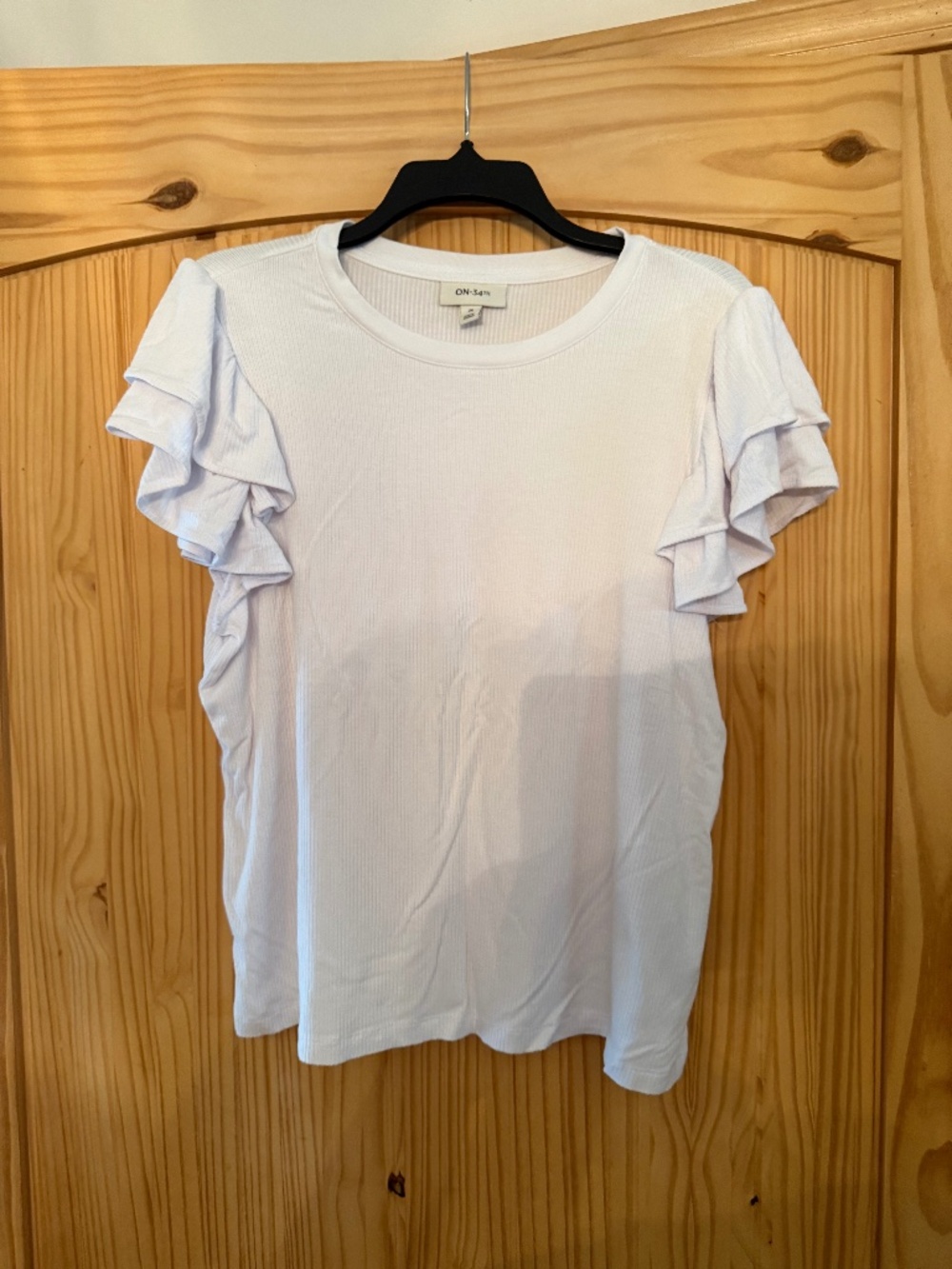 On 34th ribbed double ruffle sleeves EUC